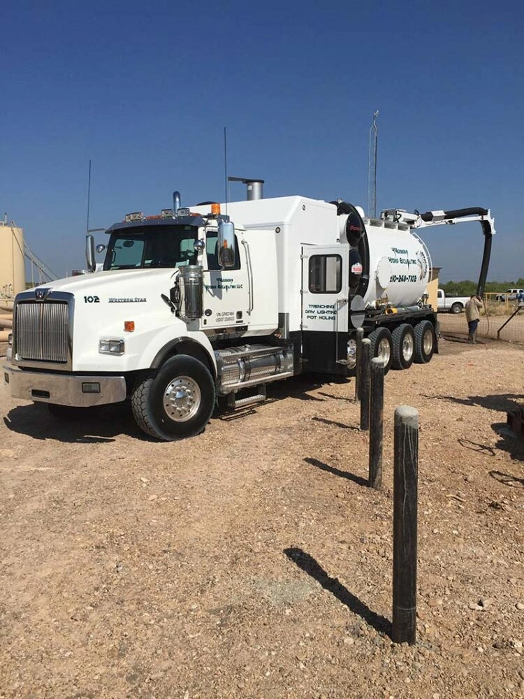 4 Warriors Hydro Excavation work truck